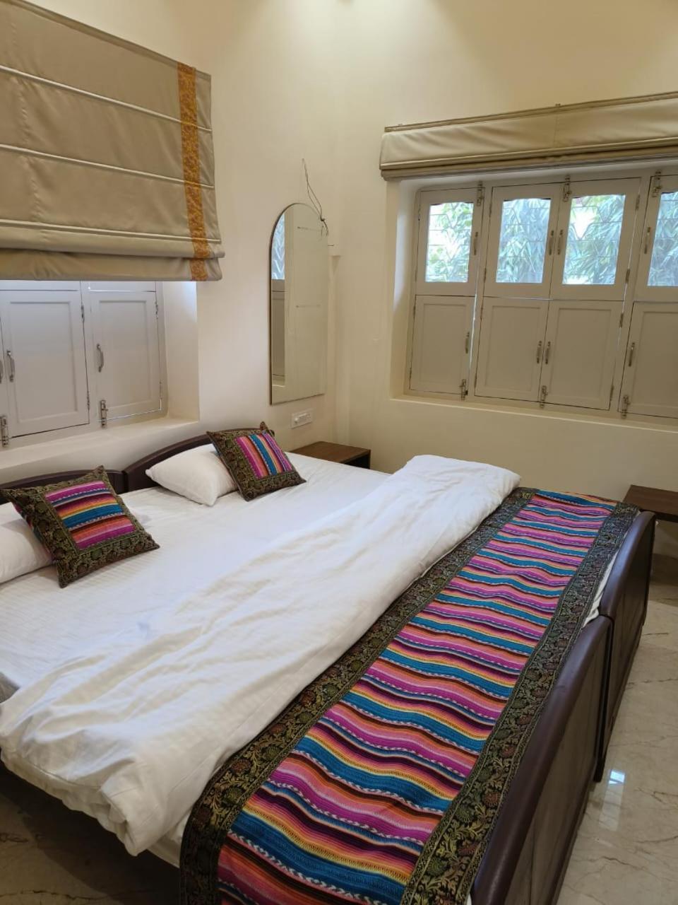Heritage Haveli พาราณสี ภายนอก รูปภาพ